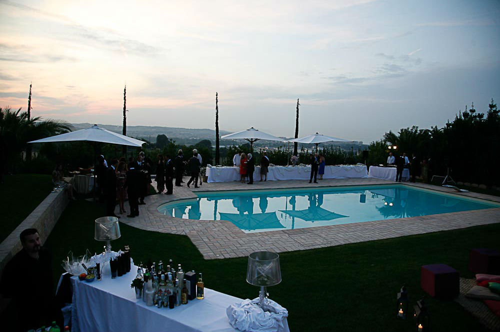 aperitivo-bordo-piscina