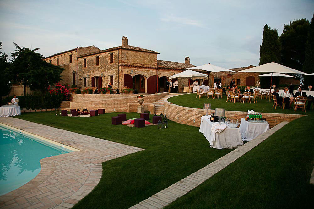aperitivo-in-piscina