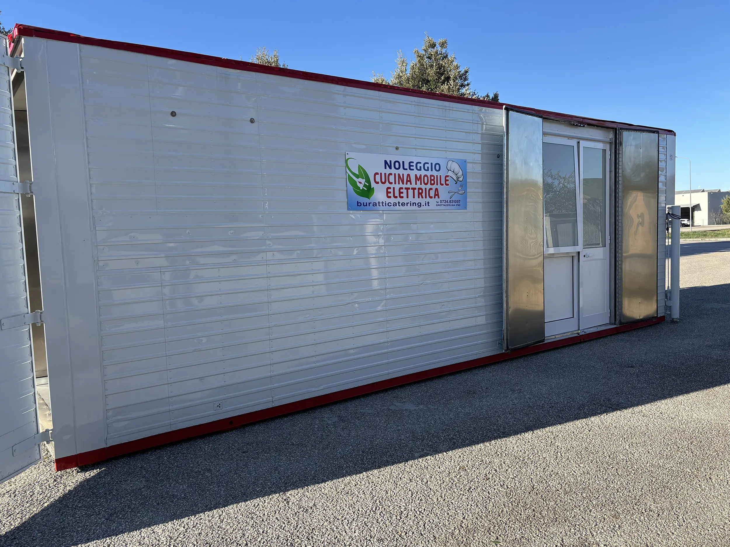 Cucina mobile container elettrica E-GO N.12 Buratti Catering — parte destra esterno