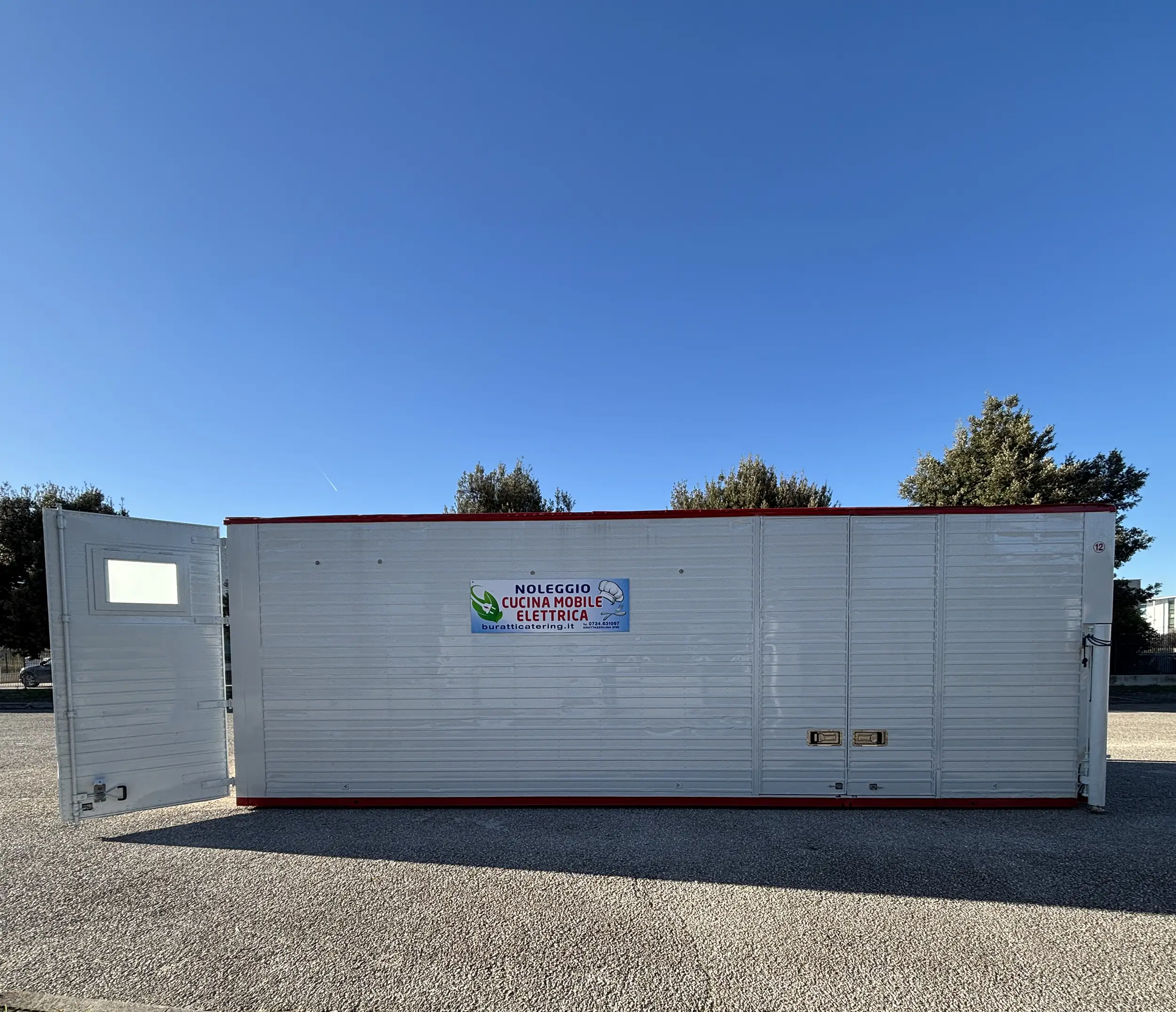 Cucina mobile container elettrica E-GO N.12 Buratti Catering — vista laterale destra esterno