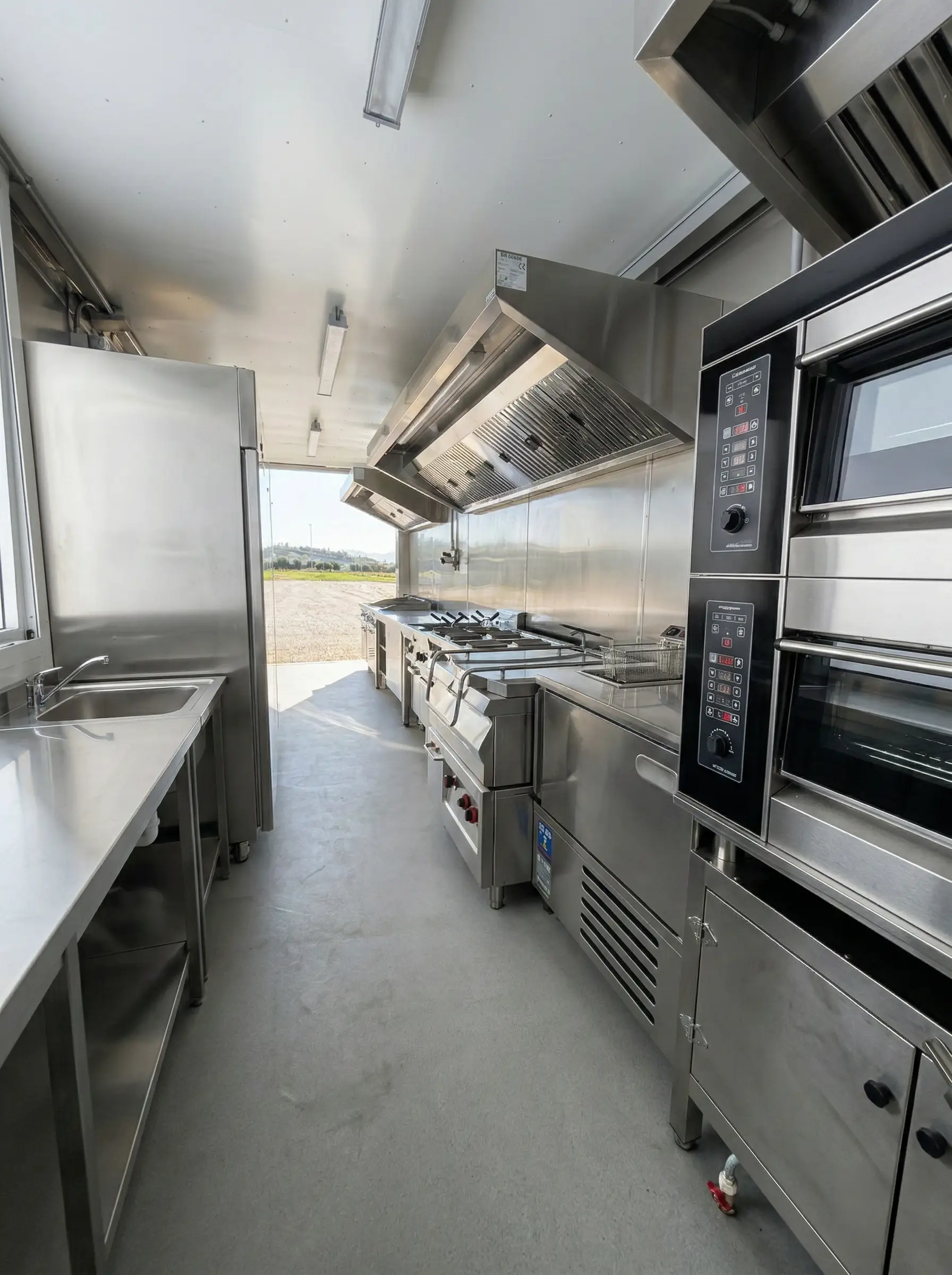 Forno elettrico professionale 10 teglie 100×70 cm — cucina mobile E-GO N.12 Buratti Catering